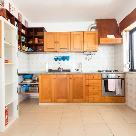 بيت شباب Baleal Surf Camp - 1 *