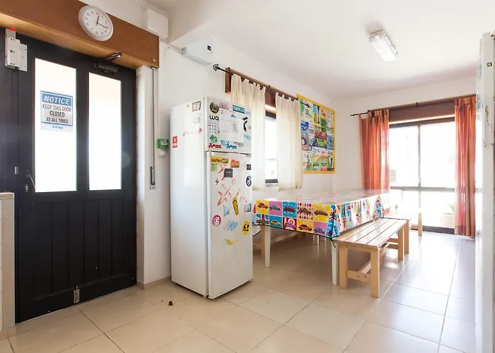 旅馆 Baleal Surf Camp - 1 *